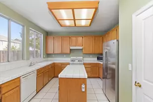 8283 Glencannon Way, Elk Grove, CA 95624 - Photo 11