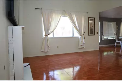 5808 Gentry Avenue, Stockton, CA 95210 - Photo 5