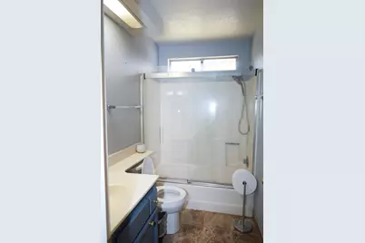 5808 Gentry Avenue, Stockton, CA 95210 - Photo 19