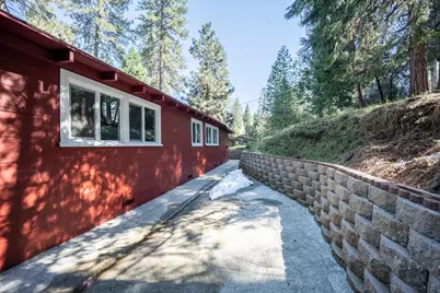 390 S Horseshoe Drive, Hathaway Pines, CA 95233 - Photo 5