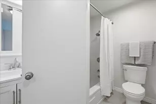 820 Woodside Ln, Sacramento, CA 95825 - Photo 19