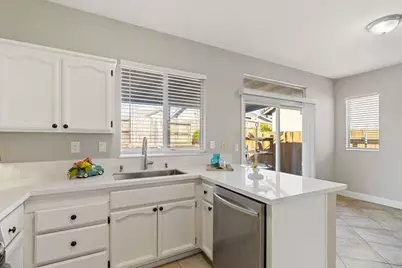 7945 Neyland Court, Sacramento, CA 95829 - Photo 19