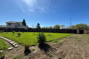 9328 Aizenberg Cir, Elk Grove, CA 95624 - Photo 21