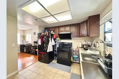 9328 Aizenberg Circle, Elk Grove, CA 95624 - Photo 5