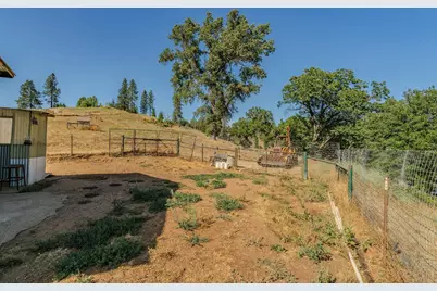 8133 West Old Emigrant Trail, Mountain Ranch, CA 95246 - Photo 31