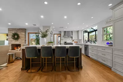 9125 Shady Hollow Way, Fair Oaks, CA 95628 - Photo 11