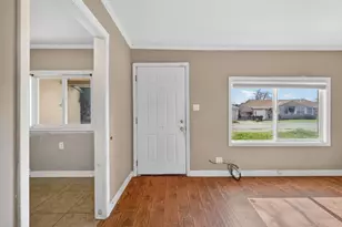 5225 Gordon Dr, Sacramento, CA 95824 - Photo 5