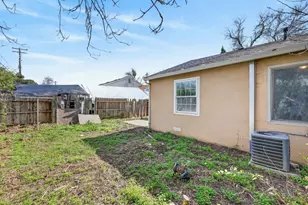 5225 Gordon Dr, Sacramento, CA 95824 - Photo 27