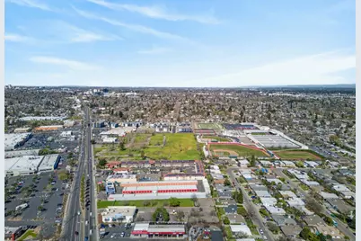 5225 Gordon Drive, Sacramento, CA 95824 - Photo 31