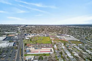 5225 Gordon Dr, Sacramento, CA 95824 - Photo 31