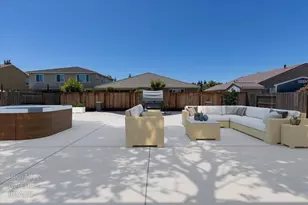 870 Storybook St, Manteca, CA 95337 - Photo 9