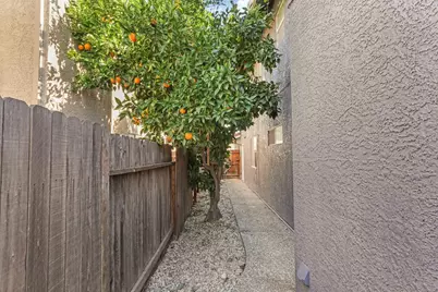 8866 Starfall Way, Elk Grove, CA 95624 - Photo 43