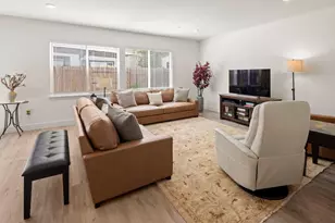 8056 Titan Ln, Roseville, CA 95747 - Photo 7