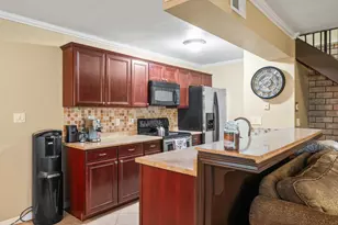 9000 El Cajon Way, Sacramento, CA 95826 - Photo 3