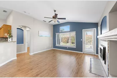 8600 Heritage Hill Drive, Elk Grove, CA 95624 - Photo 9