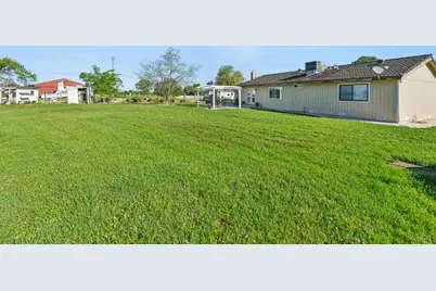 11890 Cresthill Drive, Elk Grove, CA 95624 - Photo 15