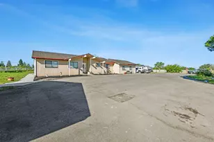 11890 Cresthill Dr, Elk Grove, CA 95624 - Photo 17