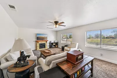 11890 Cresthill Drive, Elk Grove, CA 95624 - Photo 5