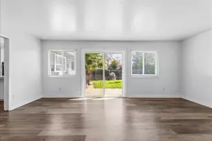 9032 Talisman Dr, Sacramento, CA 95826 - Photo 17