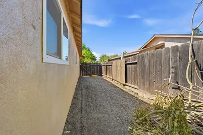 2433 Kildare Lane, Modesto, CA 95354 - Photo 37