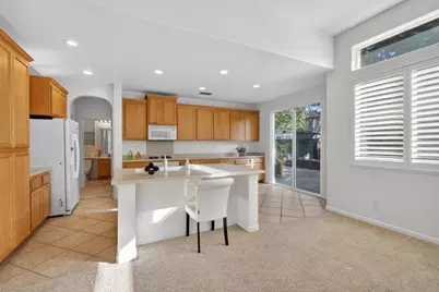 10157 Lofton Way, Elk Grove, CA 95757 - Photo 5