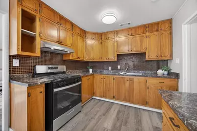 5676 James Way, Sacramento, CA 95822 - Photo 9