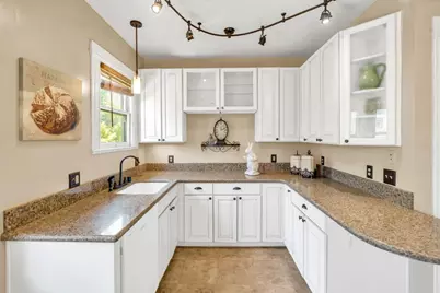 2720 Portola Way, Sacramento, CA 95818 - Photo 13