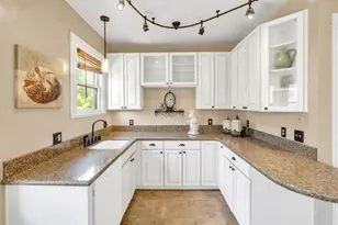 2720 Portola Way, Sacramento, CA 95818 - Photo 13