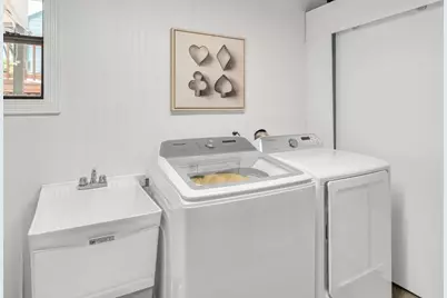 2720 Portola Way, Sacramento, CA 95818 - Photo 35