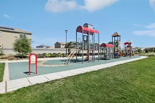 2464 Dilip Dr, Manteca, CA 95337 - Photo 39