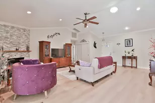 8050 Garryanna Dr, Citrus Heights, CA 95610 - Photo 11