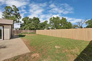 881 Spur Way, Galt, CA 95632 - Photo 21