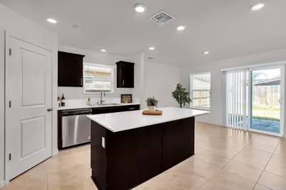 2272 Owens Court, Los Banos, CA 93635 - Photo 3