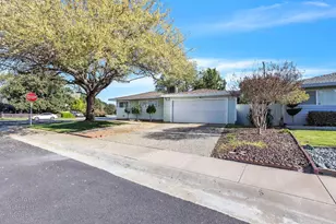 10406 Ambassador Dr, Rancho Cordova, CA 95670 - Photo 5
