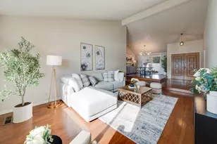 28 Keel Ct, Sacramento, CA 95831 - Photo 9