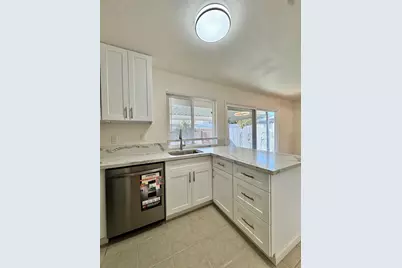 43 Omaha Court, Sacramento, CA 95823 - Photo 11