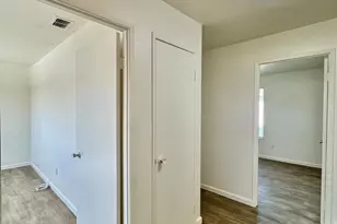 43 Omaha Ct, Sacramento, CA 95823 - Photo 27