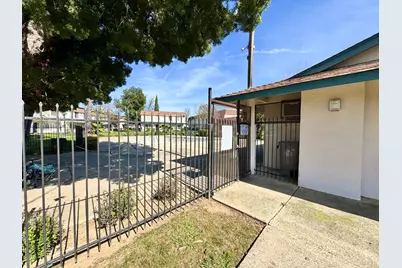 43 Omaha Court, Sacramento, CA 95823 - Photo 35