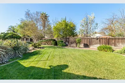 1001 Zinfandel Place, Modesto, CA 95351 - Photo 45