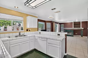 1177 Amberhill Ave, Galt, CA 95632 - Photo 5