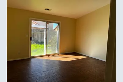 1860 Vassar Court, Los Banos, CA 93635 - Photo 5