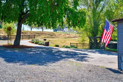 9576 Meadow Drive, Winton, CA 95388 - Photo 39