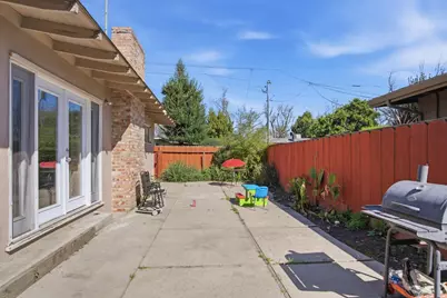 820 Tully Road, Modesto, CA 95350 - Photo 17