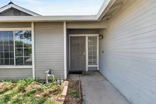 8425 Stevenson Ave, Sacramento, CA 95828 - Photo 5