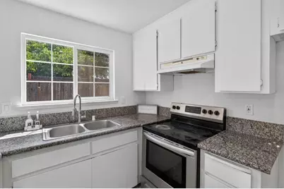 8425 Stevenson Avenue, Sacramento, CA 95828 - Photo 15