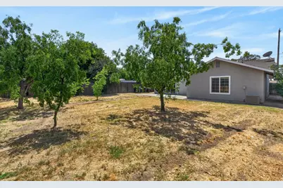 8425 Stevenson Avenue, Sacramento, CA 95828 - Photo 39