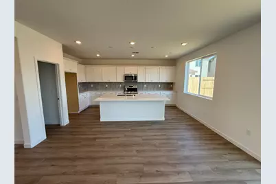 10355 Cadette Way, Elk Grove, CA 95757 - Photo 3