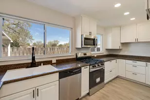 8845 Kelsey Dr, Elk Grove, CA 95624 - Photo 9