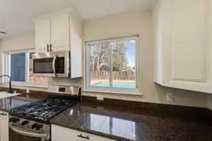 8845 Kelsey Dr, Elk Grove, CA 95624 - Photo 11