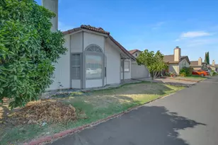 1227 Windsor Ct, Turlock, CA 95380 - Photo 3